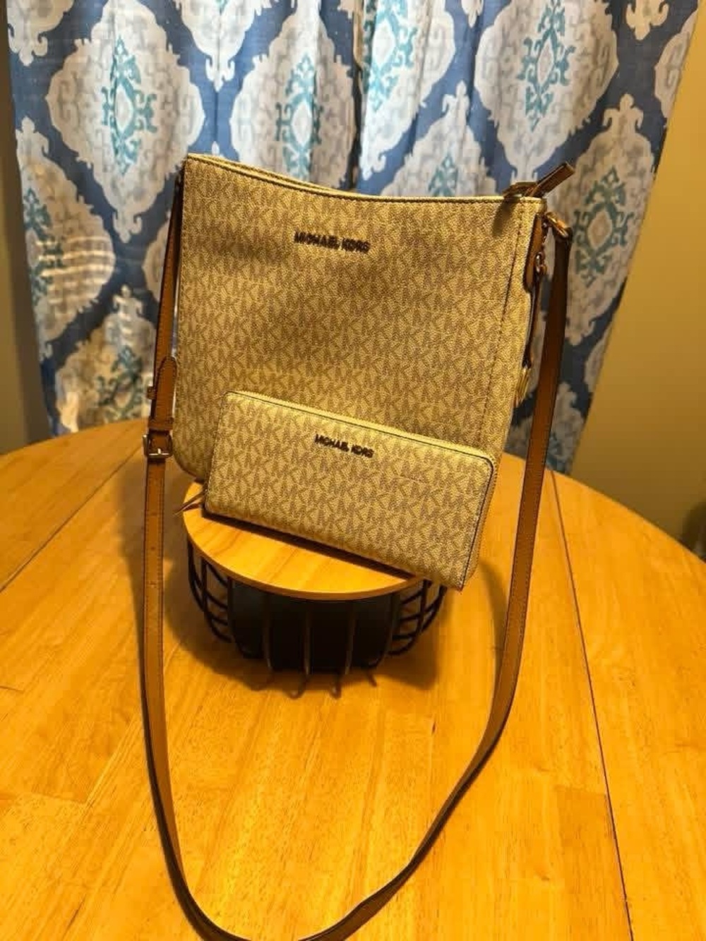 Michael Kors Beige Logo Crossbody Shoulder Bag with Matching Wallet